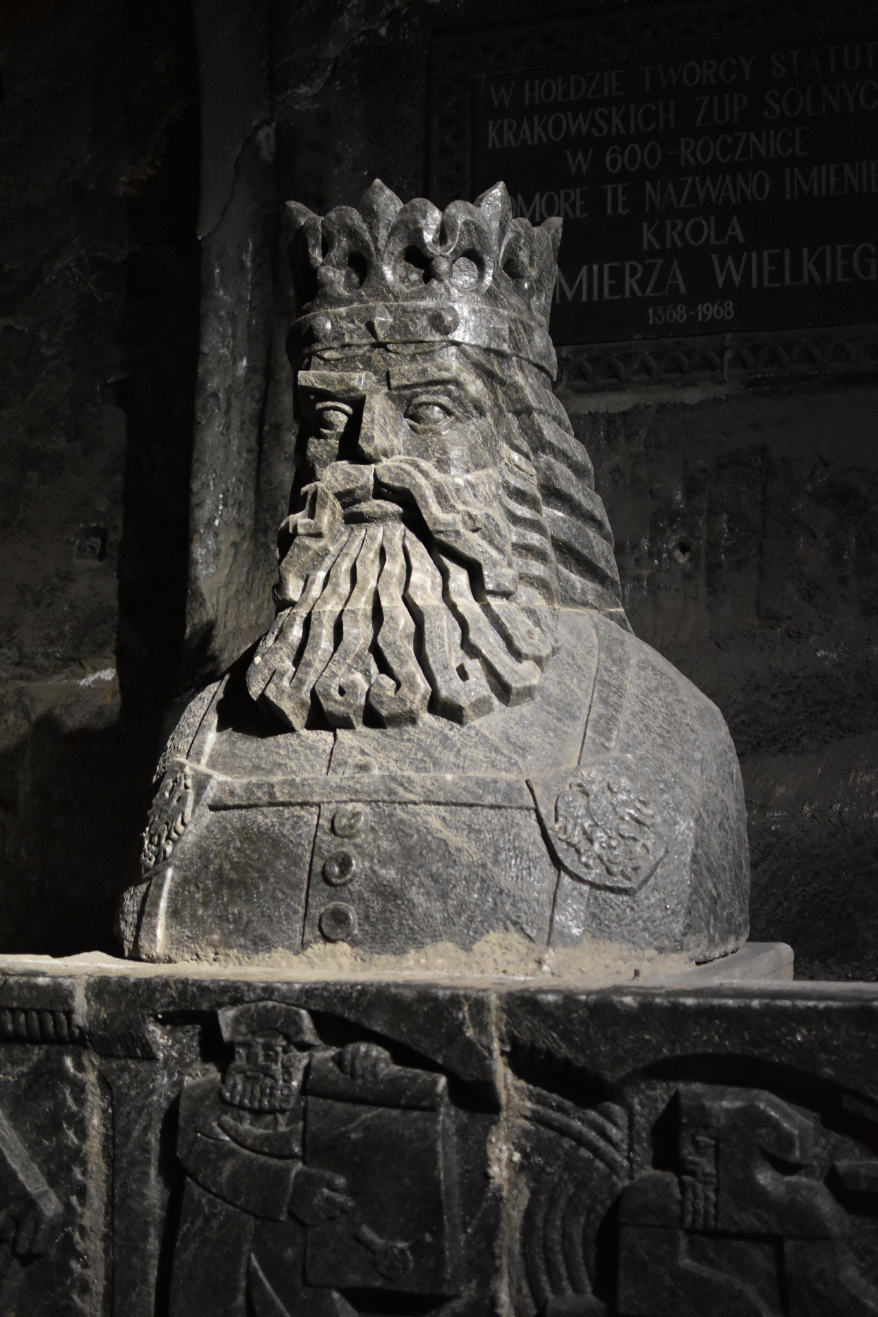 Escultura de rei em sal na Mina de Sal